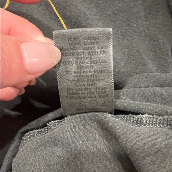 Clare V graphic - Picture 5 of 7